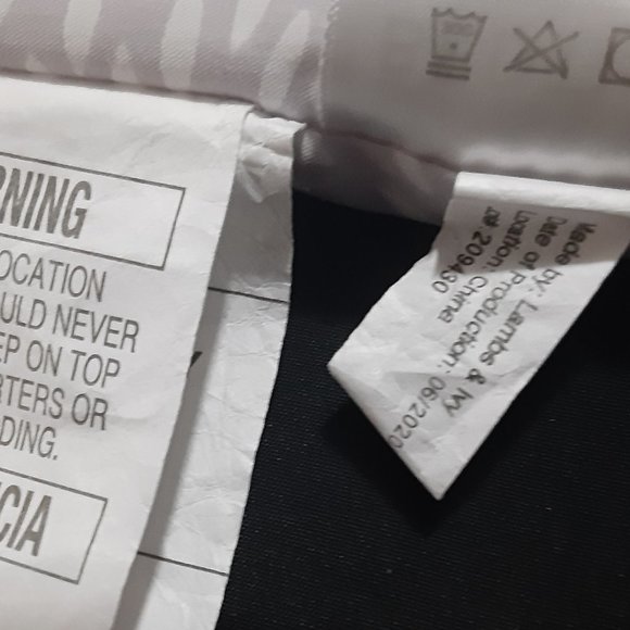 Lambs & Lily 3 Piece Crib Set - Quilt, Skirt & Fitted Sheet - Unicorn, Animals - Picture 4 of 4